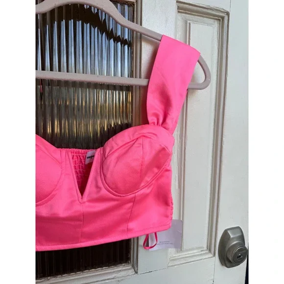 Superdown Revolve Neon Pink Bustier Crop Top Smocked Back V-Notch Size XS New - Picture 2 of 9